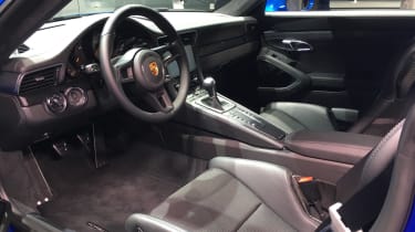 Porsche 911 GT3 Touring cabin