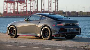 Nissan Z Nismo manual