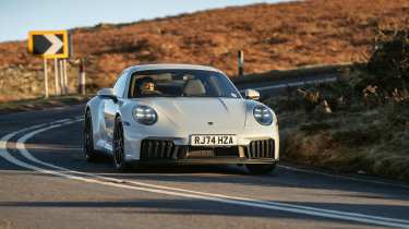 Porsche 911 Carrera GTS T-Hybrid – front