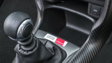 Citroen DS3 Cabrio Racing manual gearchange