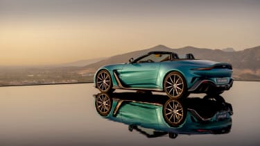 Aston Martin V12 Vantage Roadster – rear quarter