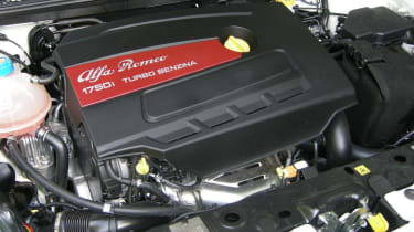 Alfa Giulietta group test engine