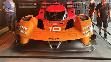  Genesis GMR001