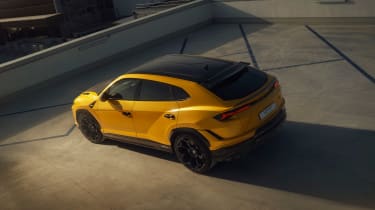 Lamborghini Urus Performante – yellow rear top