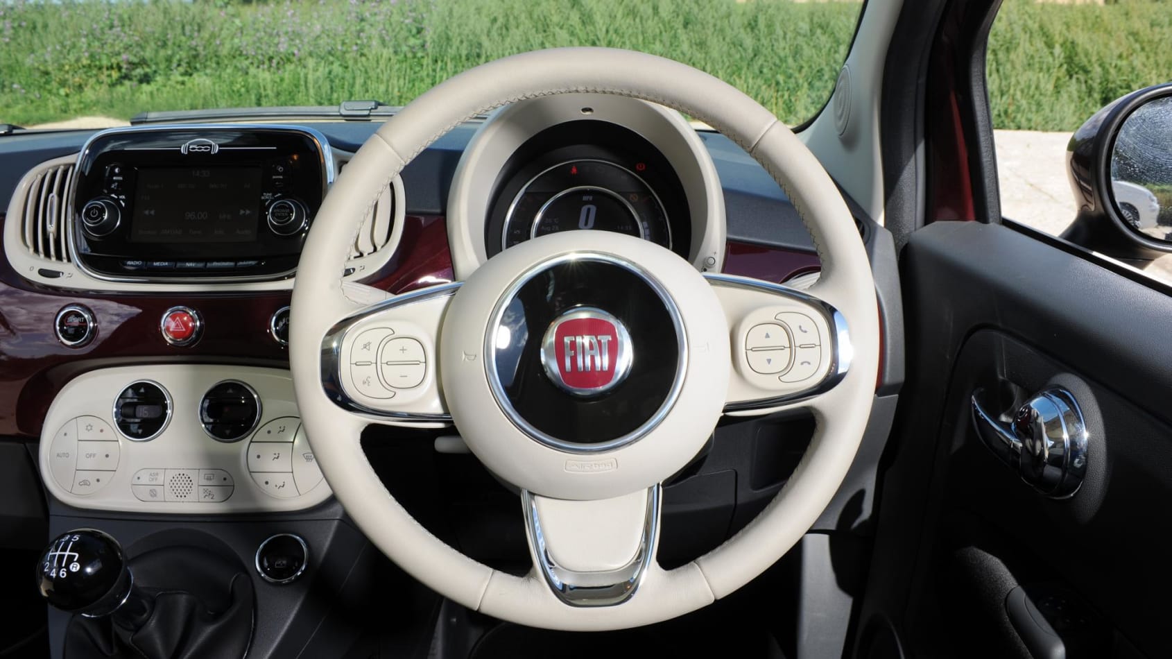 New Fiat 500 (UK spec) in pictures Evo