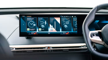 BMW iX review – interface