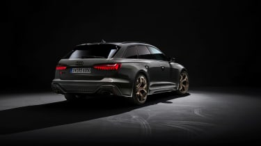 Audi RS6 Performance – studio rear