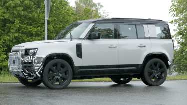 Land Rover Defender 2027 front