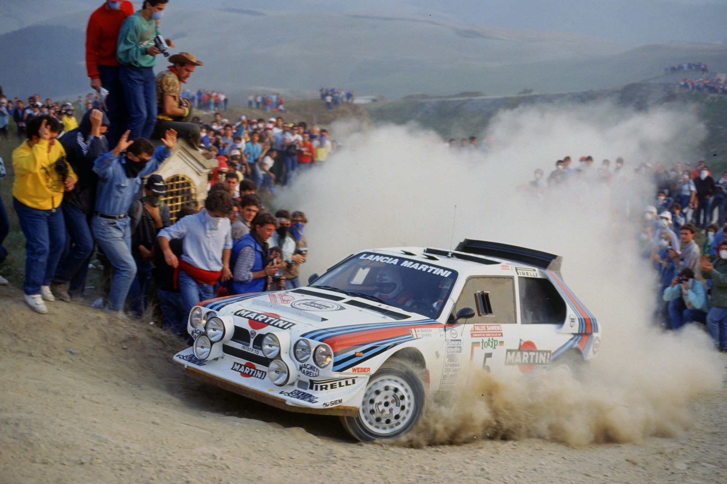 Road Track Driving The Lancia Stratos And The Renault 5 Turbo II 