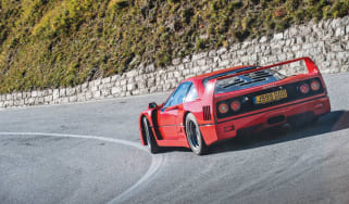 Ferrari F40 across the Alps: INSIDE evo video
