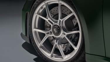 2025 Porsche 911 GT3 Touring wheels