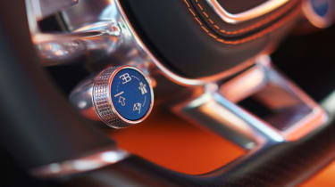 Bugatti Chiron - mode select
