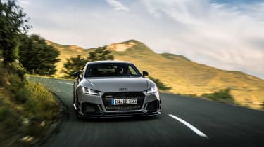 Audi TT RS IE – front tracking