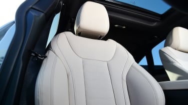 BMW i4 eDrive35 – seats