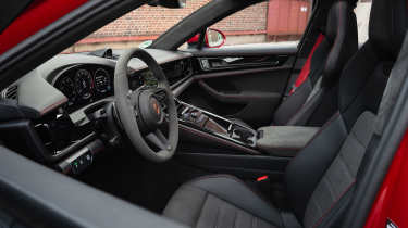 Porsche Panamera GTS – interior