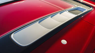 Audi R8 Spyder details