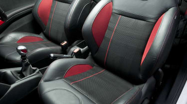 Peugeot 208 GTI sports seat