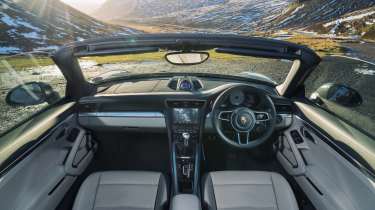 Porsche 991 Carrera interior