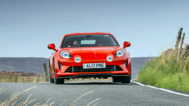 Lotus Emira Turbo SE v Alpine A110 GTS