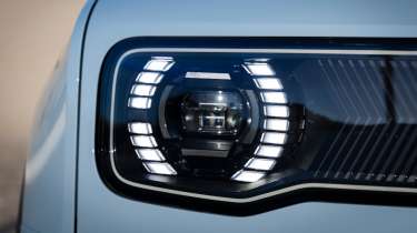 Renault 4 details