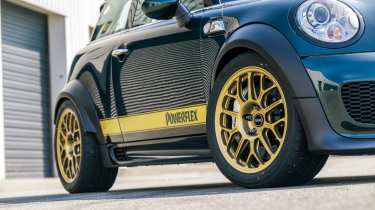 Powerflex V8 Mini – wheels