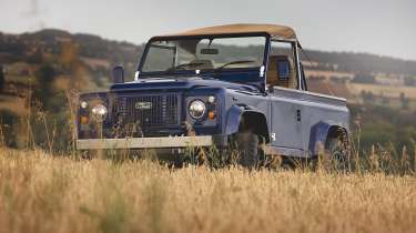 Kingsley Land Rover Defender V8