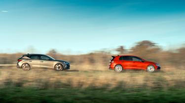 Volkswagen Golf GTI Clubsport v Cupra Leon 300 