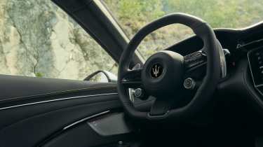 Maserati GranTurismo Trofeo interior steering wheel