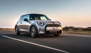 Mini Cooper S 2022 – front tracking