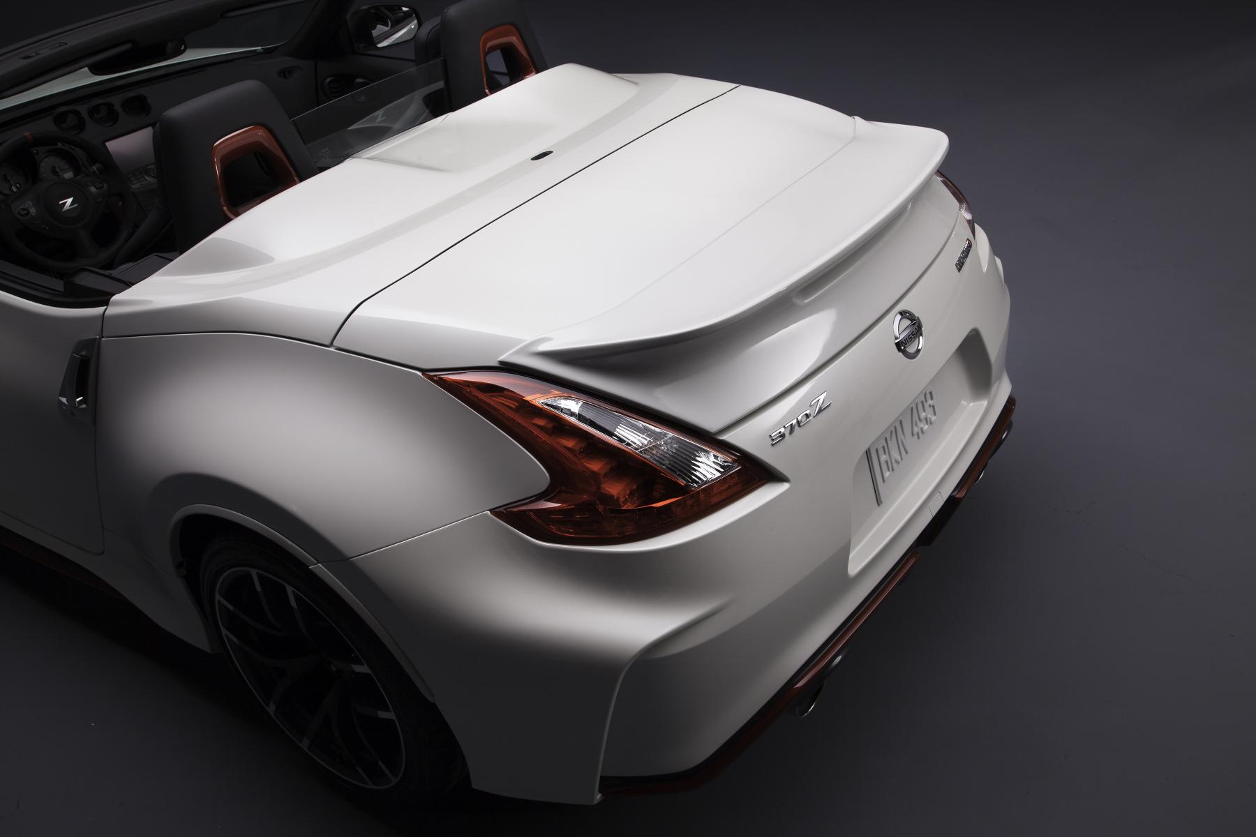 Nissan 370z Nismo Roadster Concept Drops Its Top In Chicago Evo