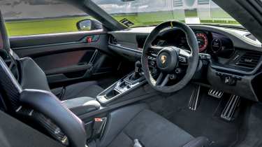 Porsche 911 GT3 RS Manthey Racing – interior