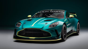 Aston Martin Vantage GT4 – front