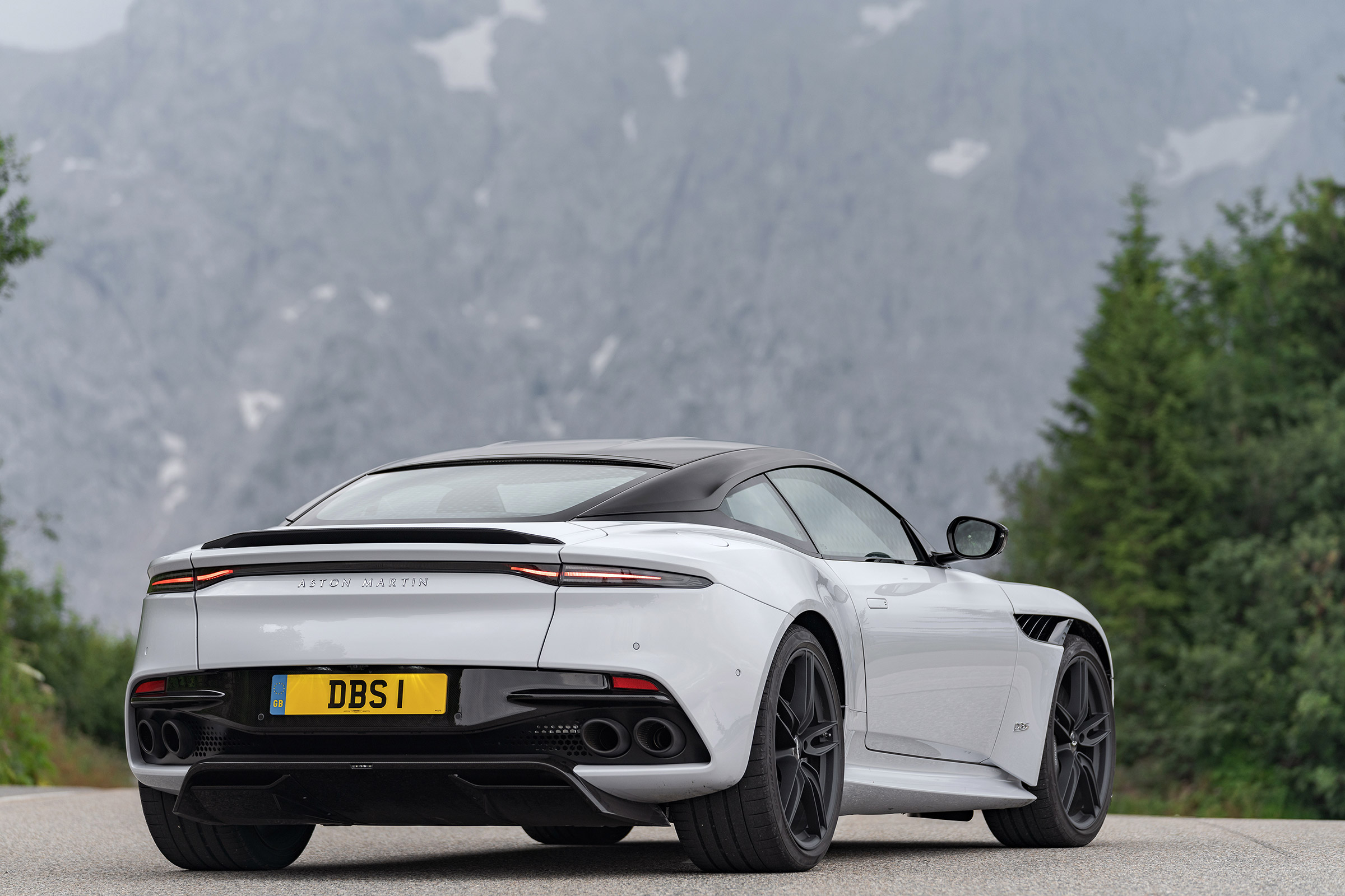 New Aston Martin Dbs Superleggera Review A Mighty V12 Gt With Supercar Speed Evo