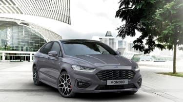 Ford Mondeo MY19 ST-Line - front quarter