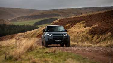 Land Rover Defender Octa front off-roading