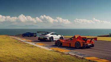 McLaren 750S vs Porsche GT3 RS vs Radical