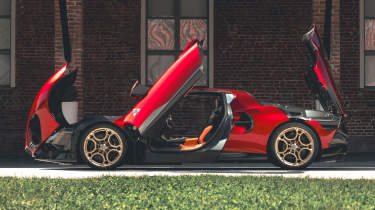 Alfa Romeo 33 Stradale – side