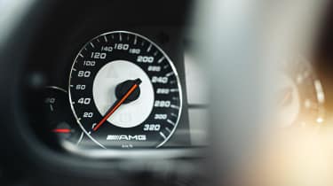 Pogea Mercedes SL – dials