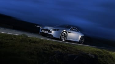 Aston Martin V12 Vantage