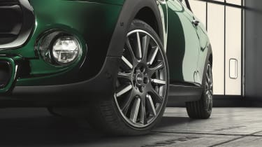 BMW green wheels – Mini