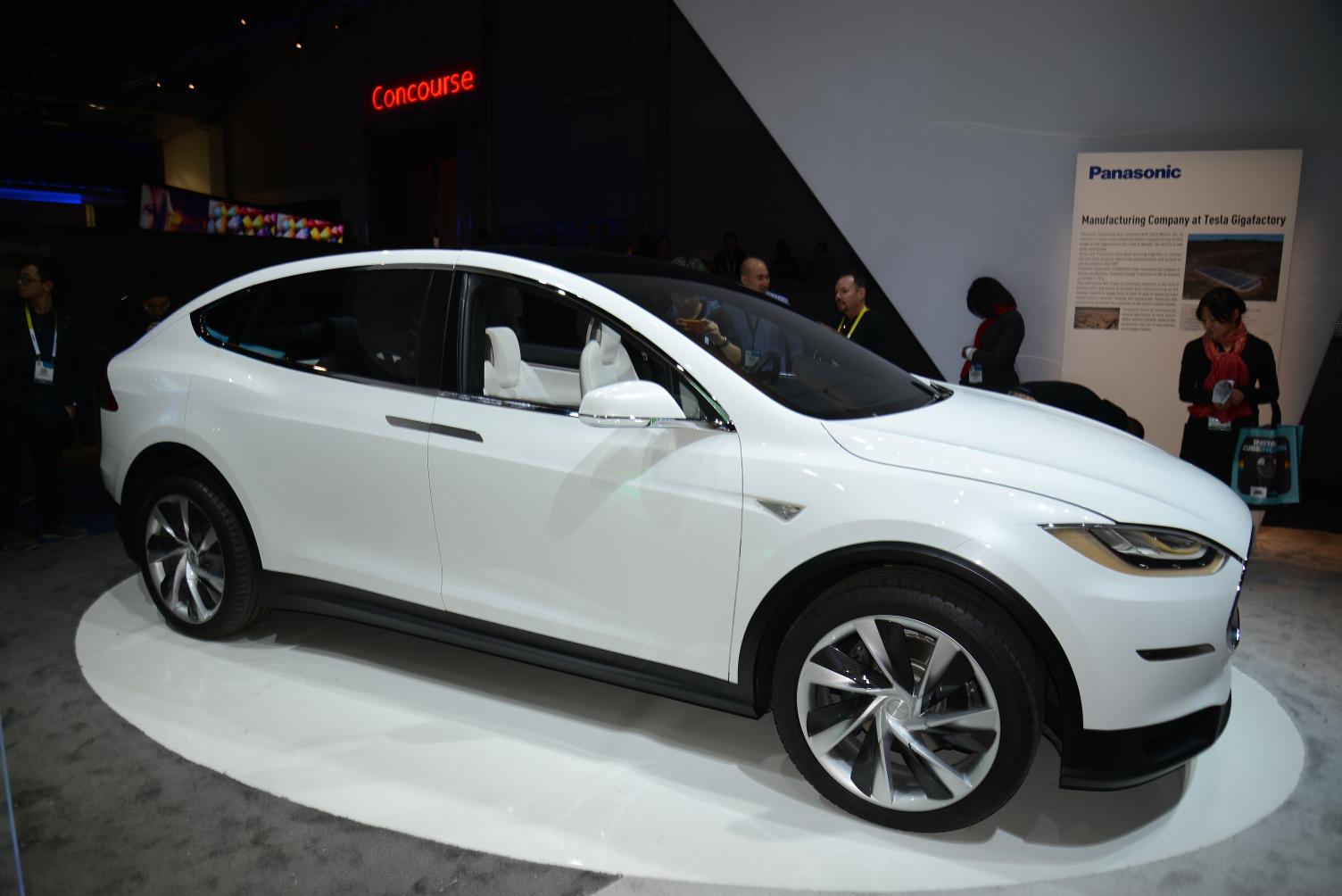 2015 tesla suv