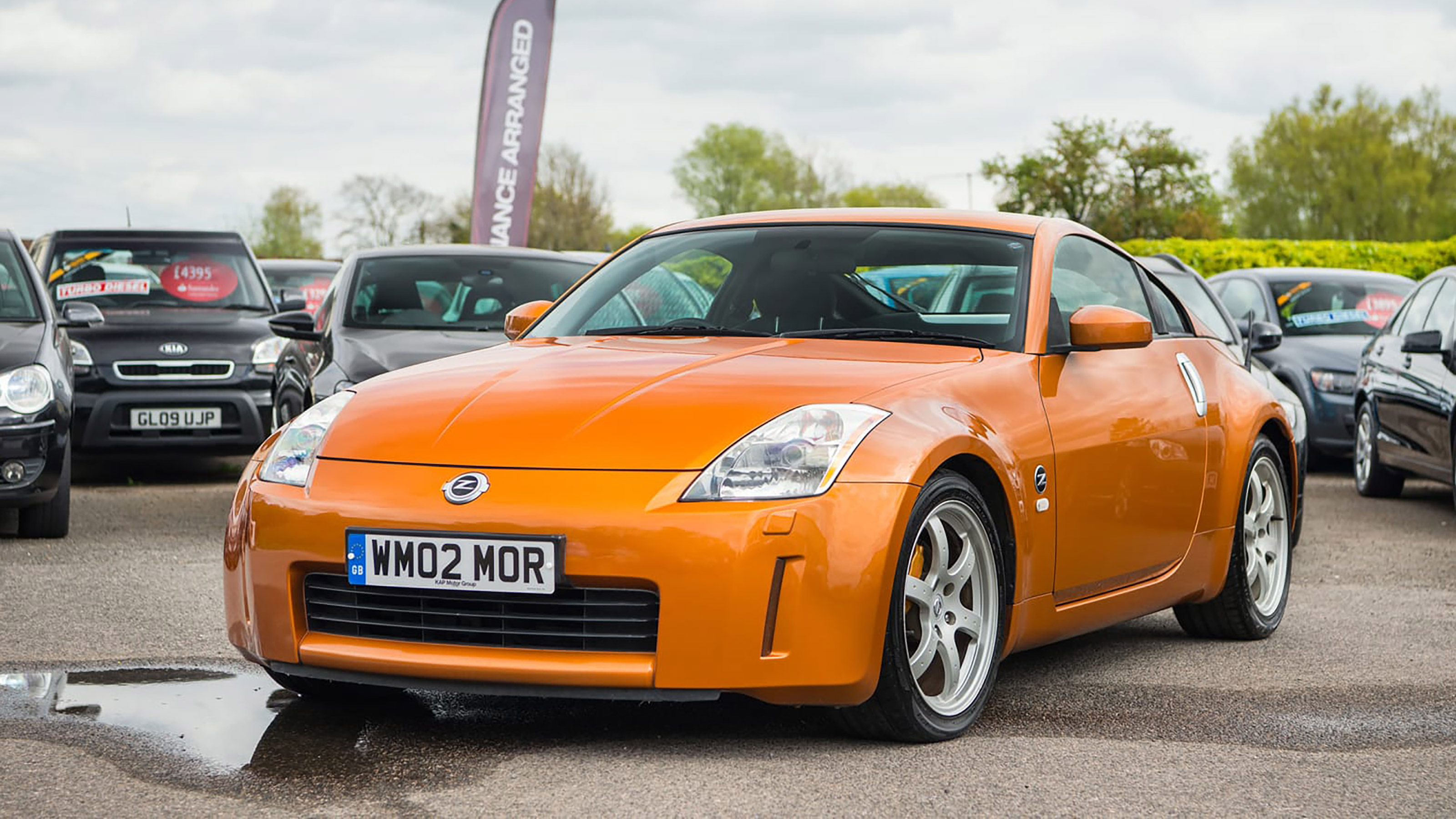 Under cars. Ниссан 350z оранжевый. Машины за 7000 евро.