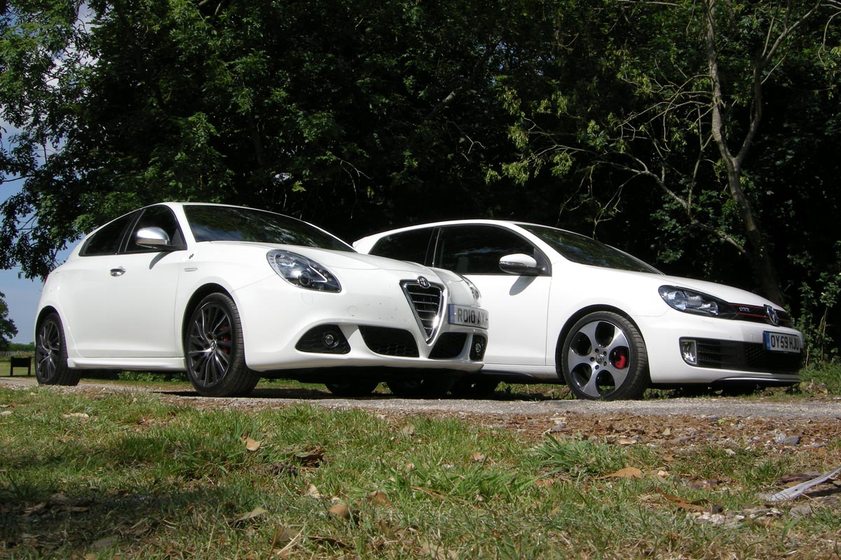 Alfa Giulietta vs hot hatch rivals