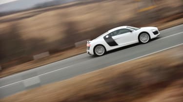 Audi R8 V10 Plus side profile