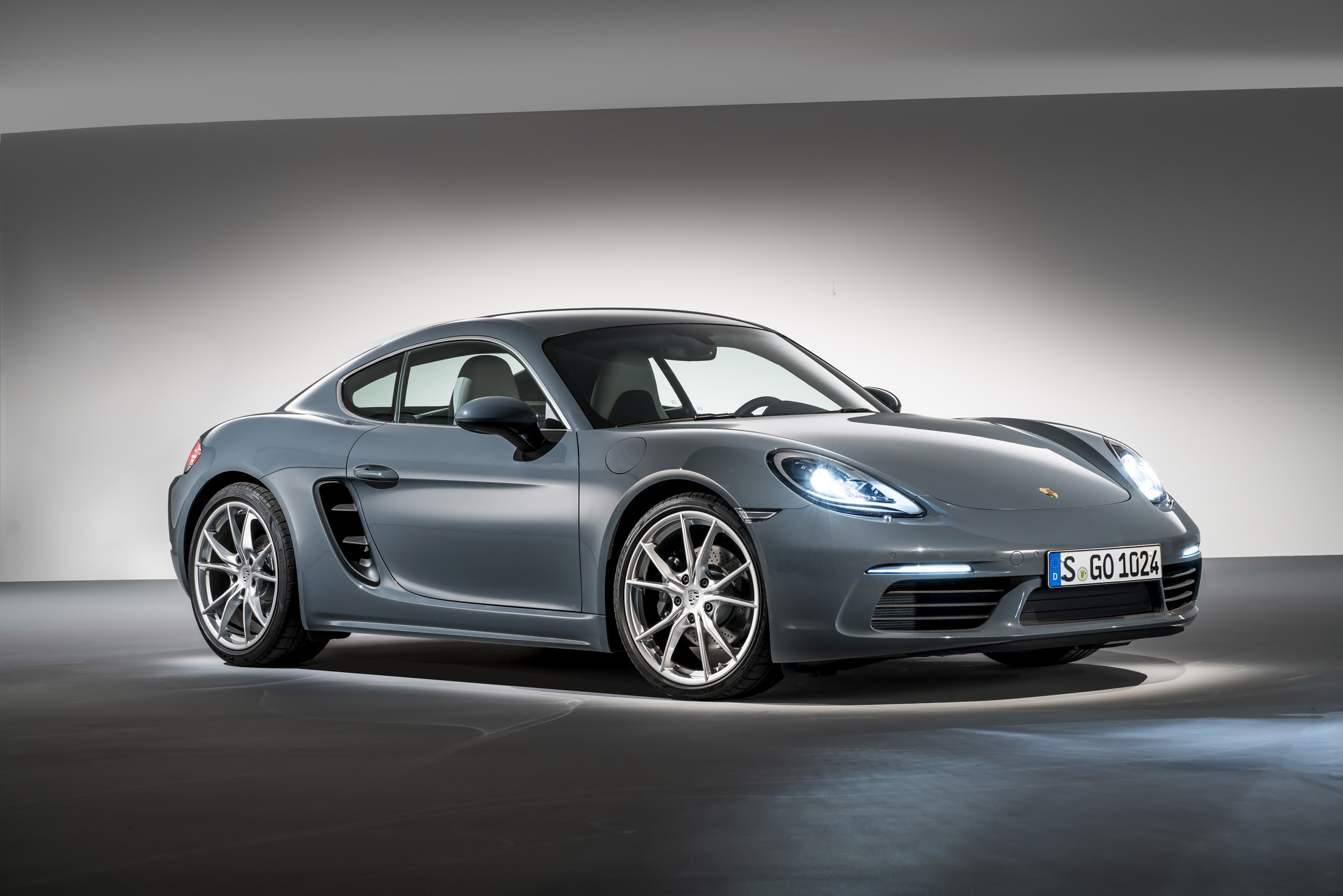 Porsche 718 Cayman - Four-cylinder coupe debuts at Beijing motor show | evo