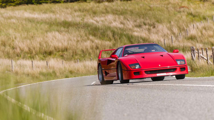 McLaren F1 and Ferrari F40 vs Analogue supercar rivals video - Pictures | Evo