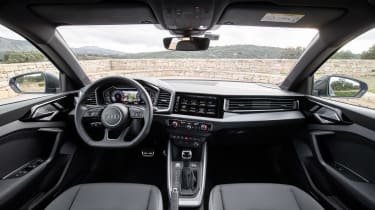 Audi A1 First Edition - teal dash