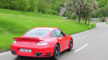 Porsche 911 Turbo S rear tracking