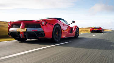 Ferrari Enzo v Ferrari LaFerrari