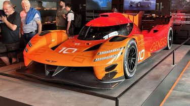  Genesis GMR001